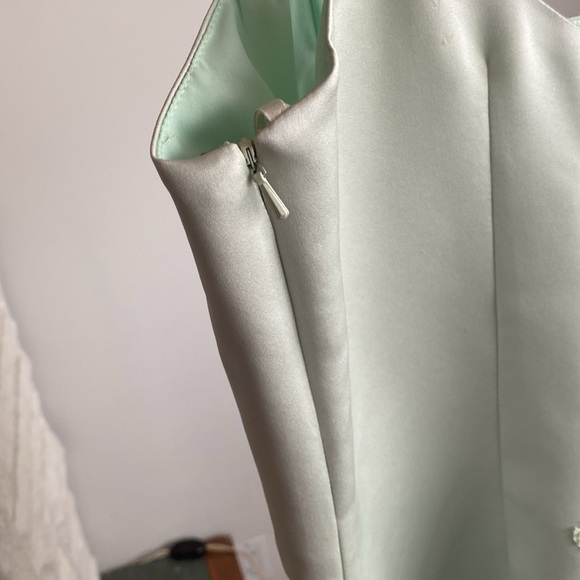 Stunning Jianini mint green maxi gown size 12 with matching wrap. Gorgeous!! - Picture 12 of 16